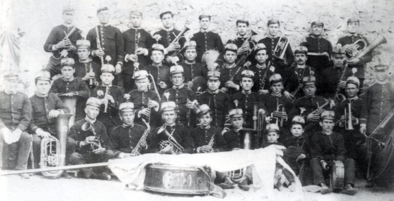 Banda del Centre Musical de Socorros Mutuos d’Alaquàs / Director Francisco Forment Martí / 1894 Alaquàs / Foto cedida per la família García Campos